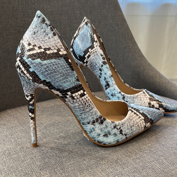 Aldo Shoes - ALDO Snakeskin Blue Stiletto High Heel